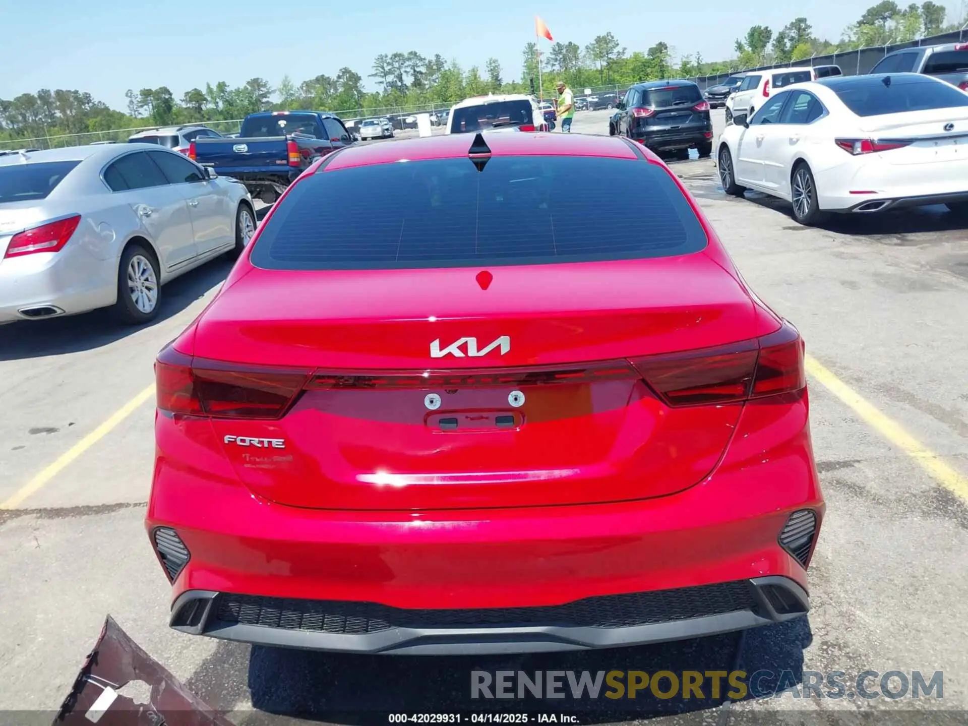 17 Photograph of a damaged car 3KPF24AD4RE783597 KIA FORTE 2024