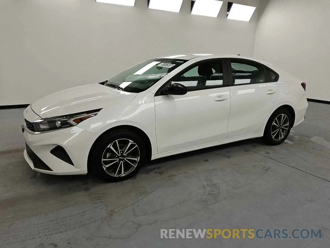 1 Photograph of a damaged car 3KPF24AD4RE807543 KIA FORTE 2024