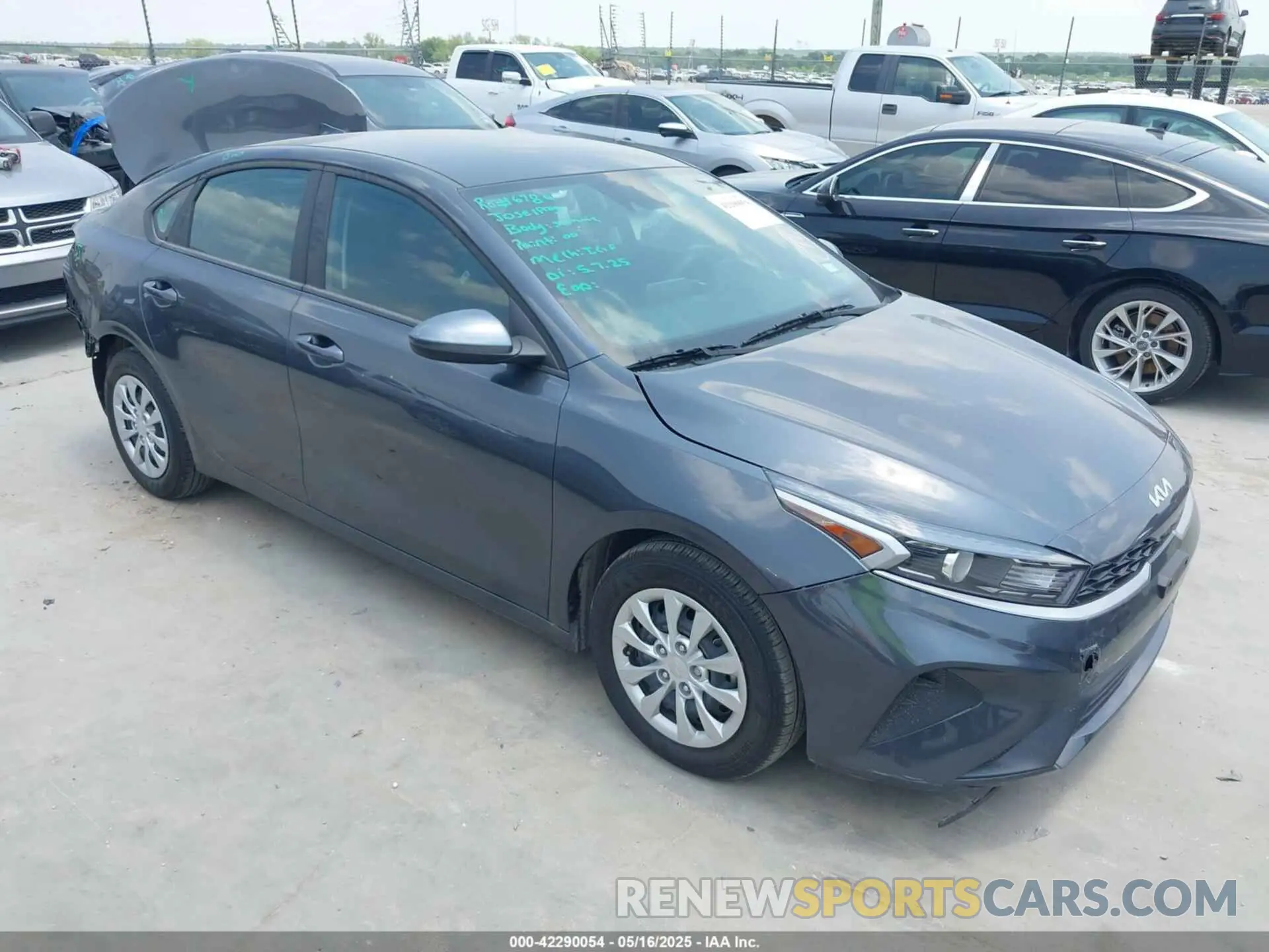 1 Photograph of a damaged car 3KPF24AD4RE823192 KIA FORTE 2024