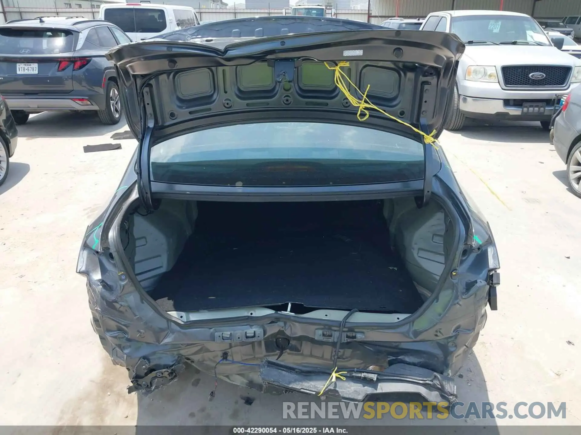 17 Photograph of a damaged car 3KPF24AD4RE823192 KIA FORTE 2024