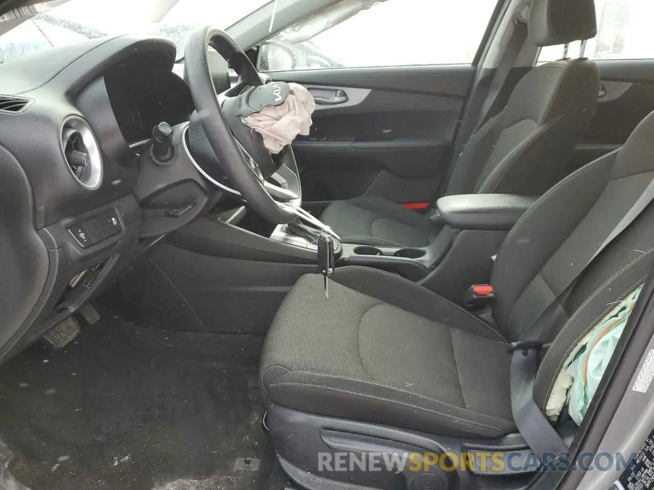 7 Photograph of a damaged car 3KPF24AD5RE702395 KIA FORTE 2024