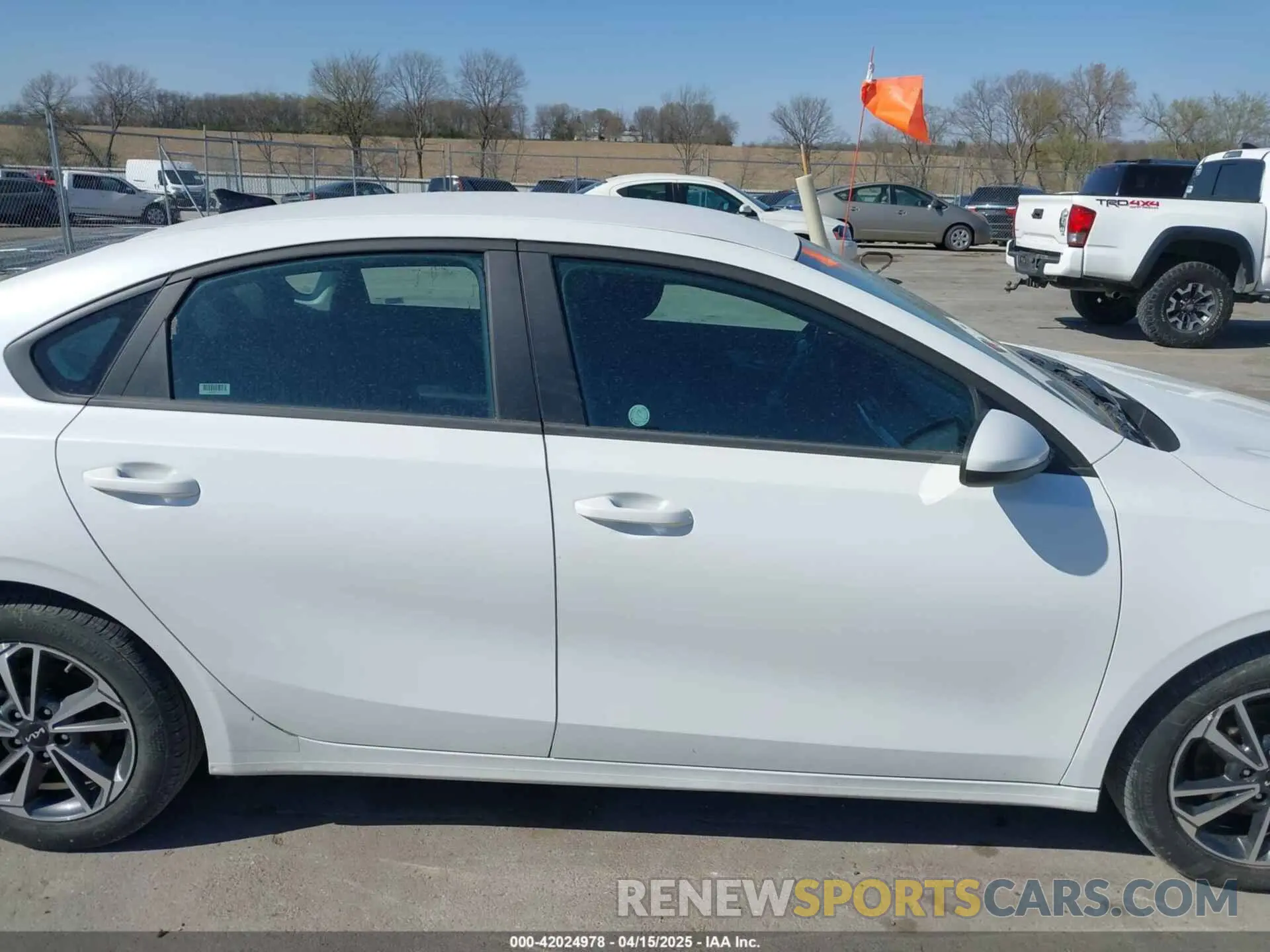 14 Photograph of a damaged car 3KPF24AD5RE750446 KIA FORTE 2024