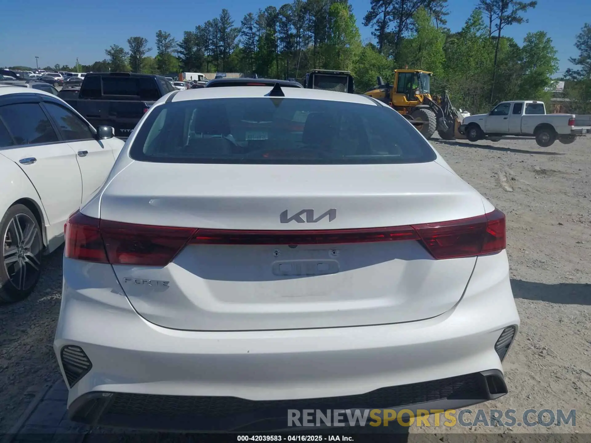 16 Photograph of a damaged car 3KPF24AD5RE755808 KIA FORTE 2024