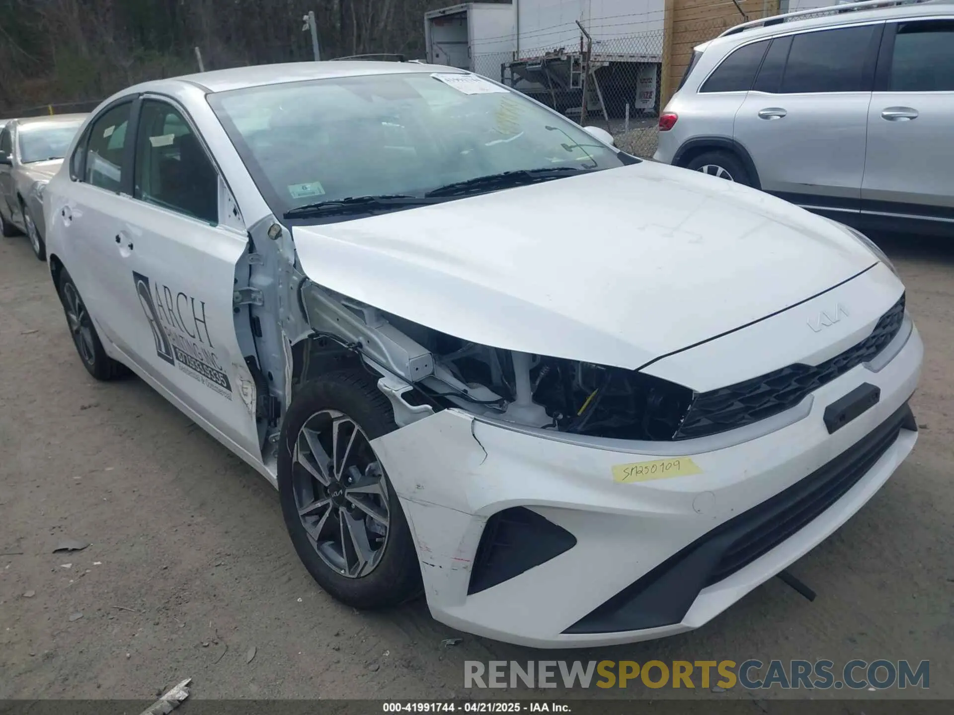 1 Photograph of a damaged car 3KPF24AD5RE760880 KIA FORTE 2024