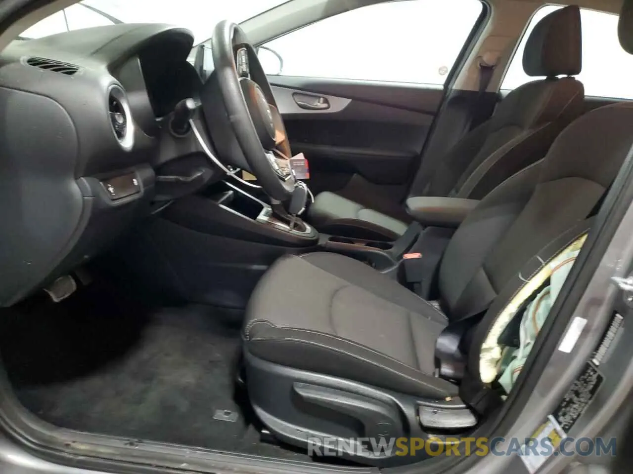 7 Photograph of a damaged car 3KPF24AD5RE762399 KIA FORTE 2024