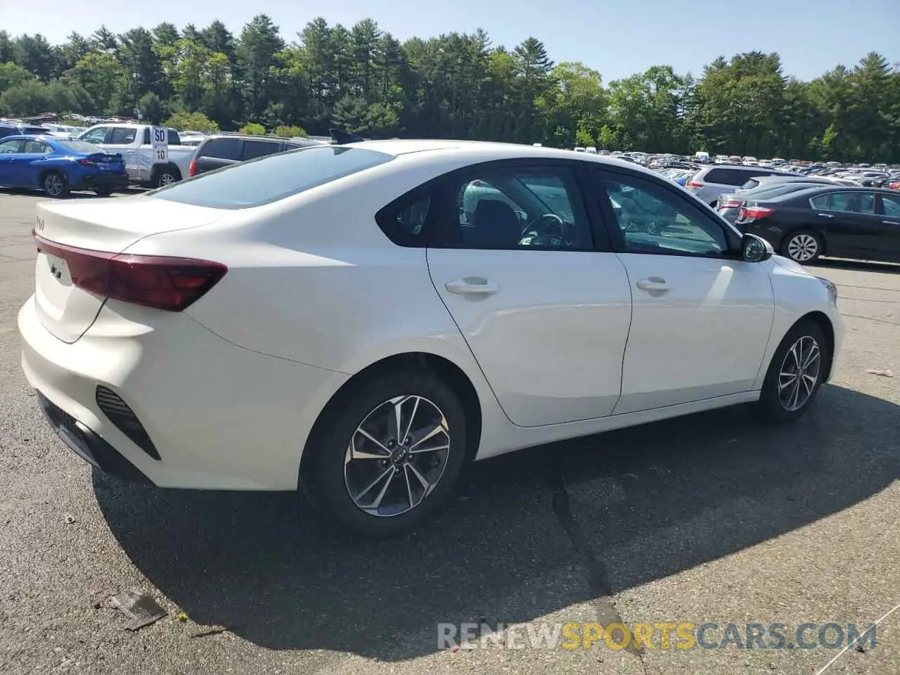 3 Photograph of a damaged car 3KPF24AD5RE783026 KIA FORTE 2024