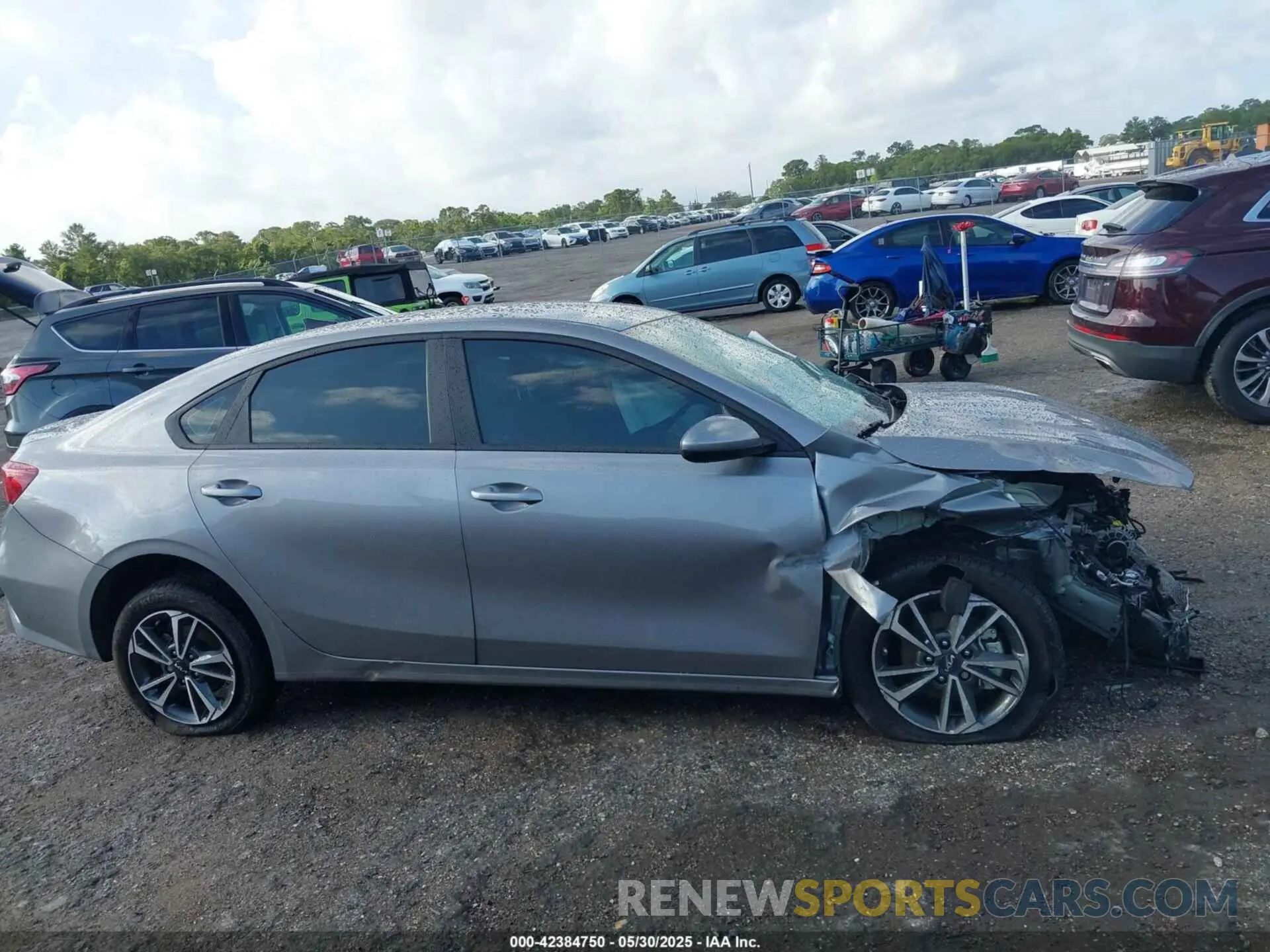 13 Photograph of a damaged car 3KPF24AD5RE791417 KIA FORTE 2024