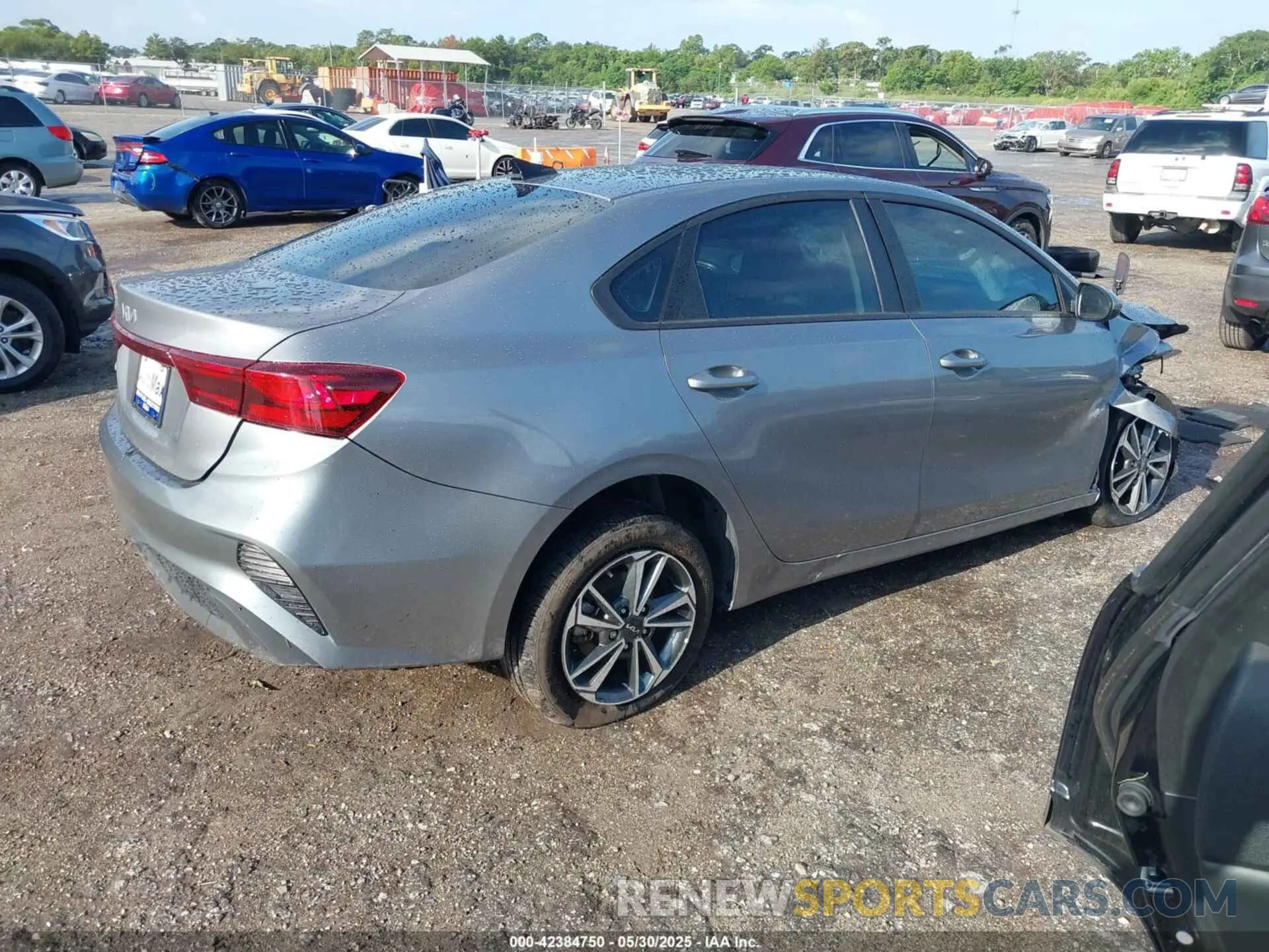 4 Photograph of a damaged car 3KPF24AD5RE791417 KIA FORTE 2024