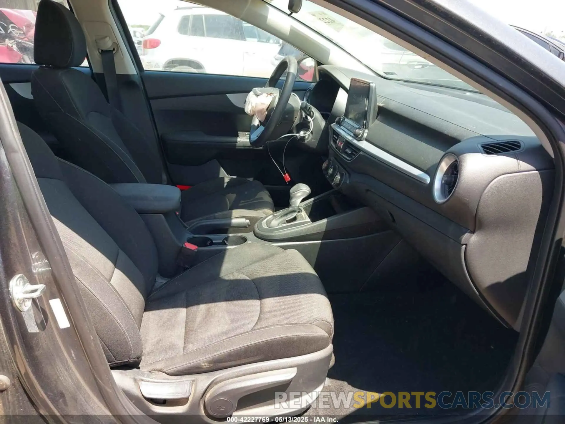 5 Photograph of a damaged car 3KPF24AD5RE799971 KIA FORTE 2024