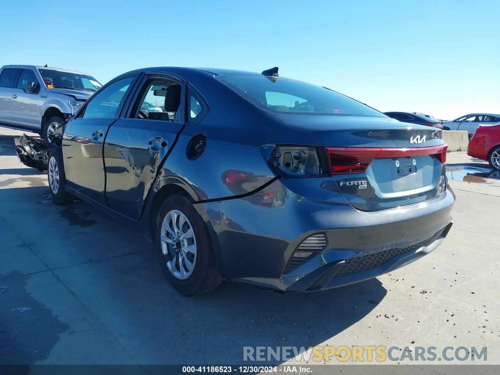 3 Photograph of a damaged car 3KPF24AD5RE805512 KIA FORTE 2024