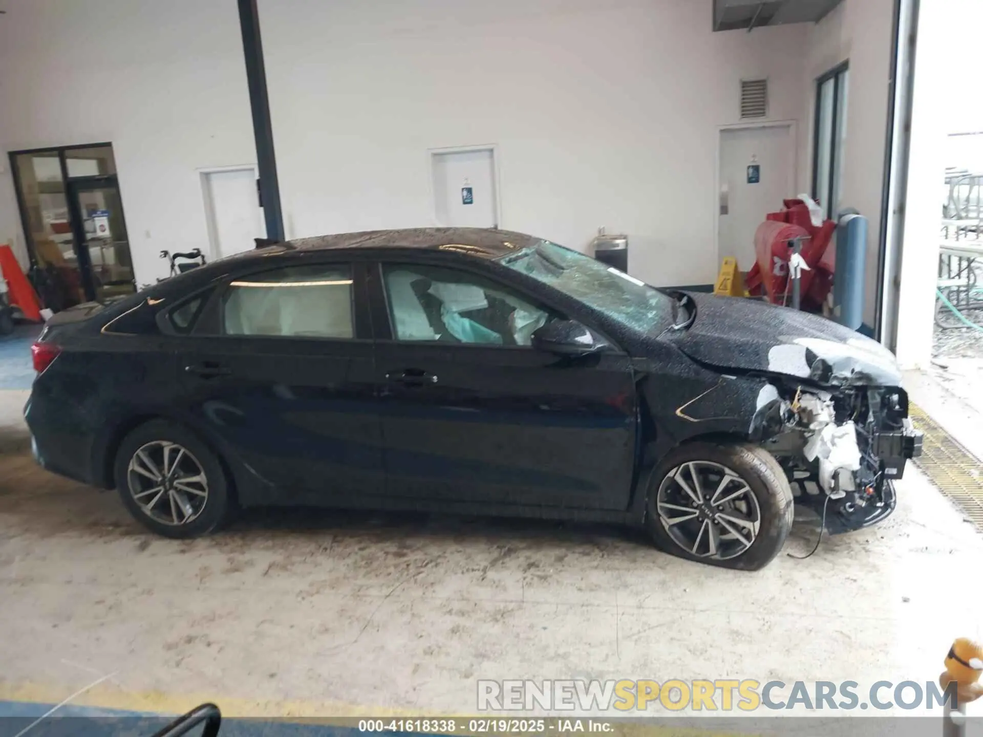 13 Photograph of a damaged car 3KPF24AD5RE805557 KIA FORTE 2024