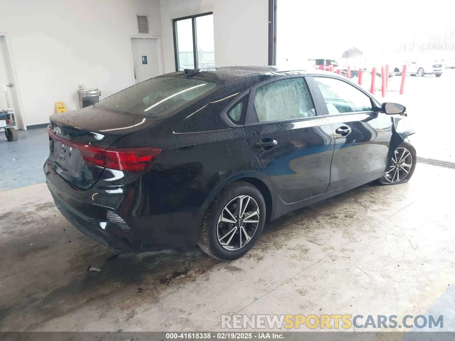4 Photograph of a damaged car 3KPF24AD5RE805557 KIA FORTE 2024