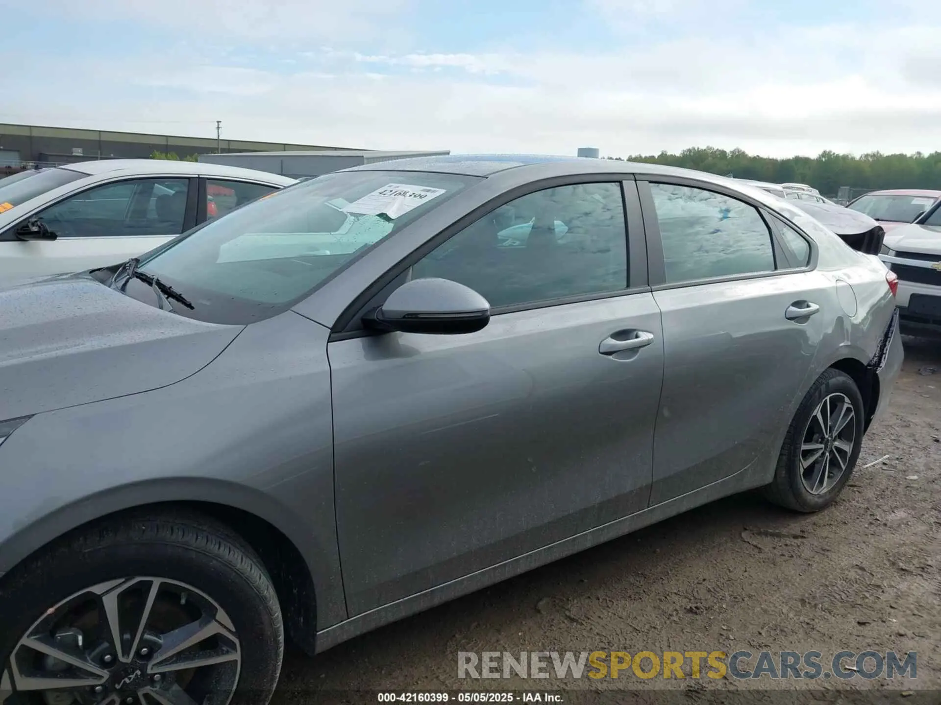 14 Photograph of a damaged car 3KPF24AD5RE811424 KIA FORTE 2024