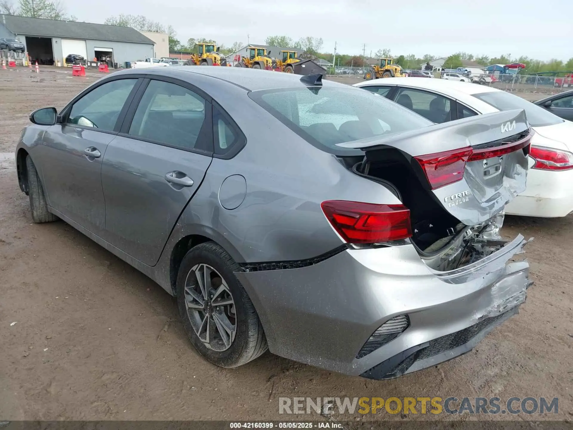3 Photograph of a damaged car 3KPF24AD5RE811424 KIA FORTE 2024