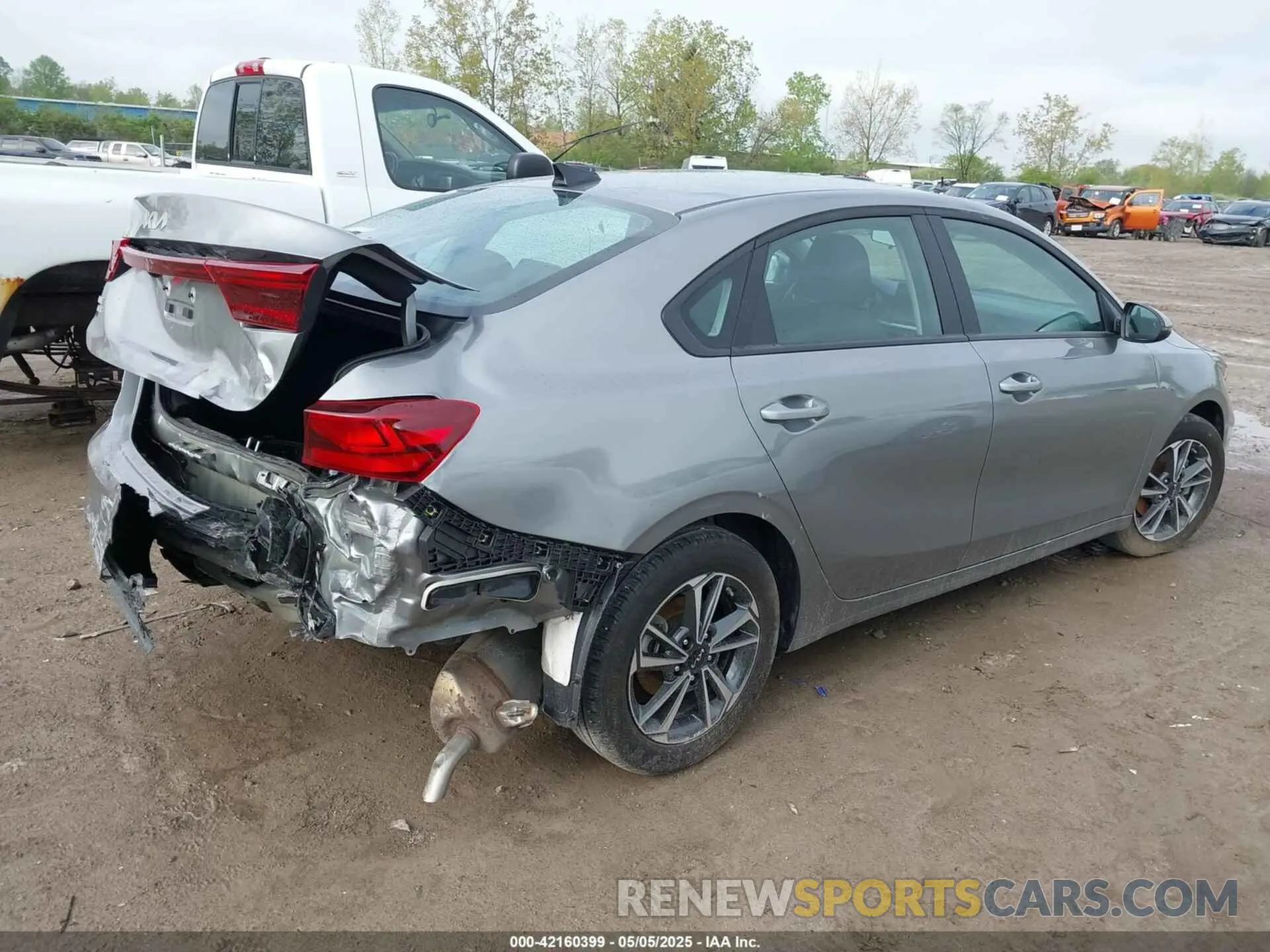 4 Photograph of a damaged car 3KPF24AD5RE811424 KIA FORTE 2024
