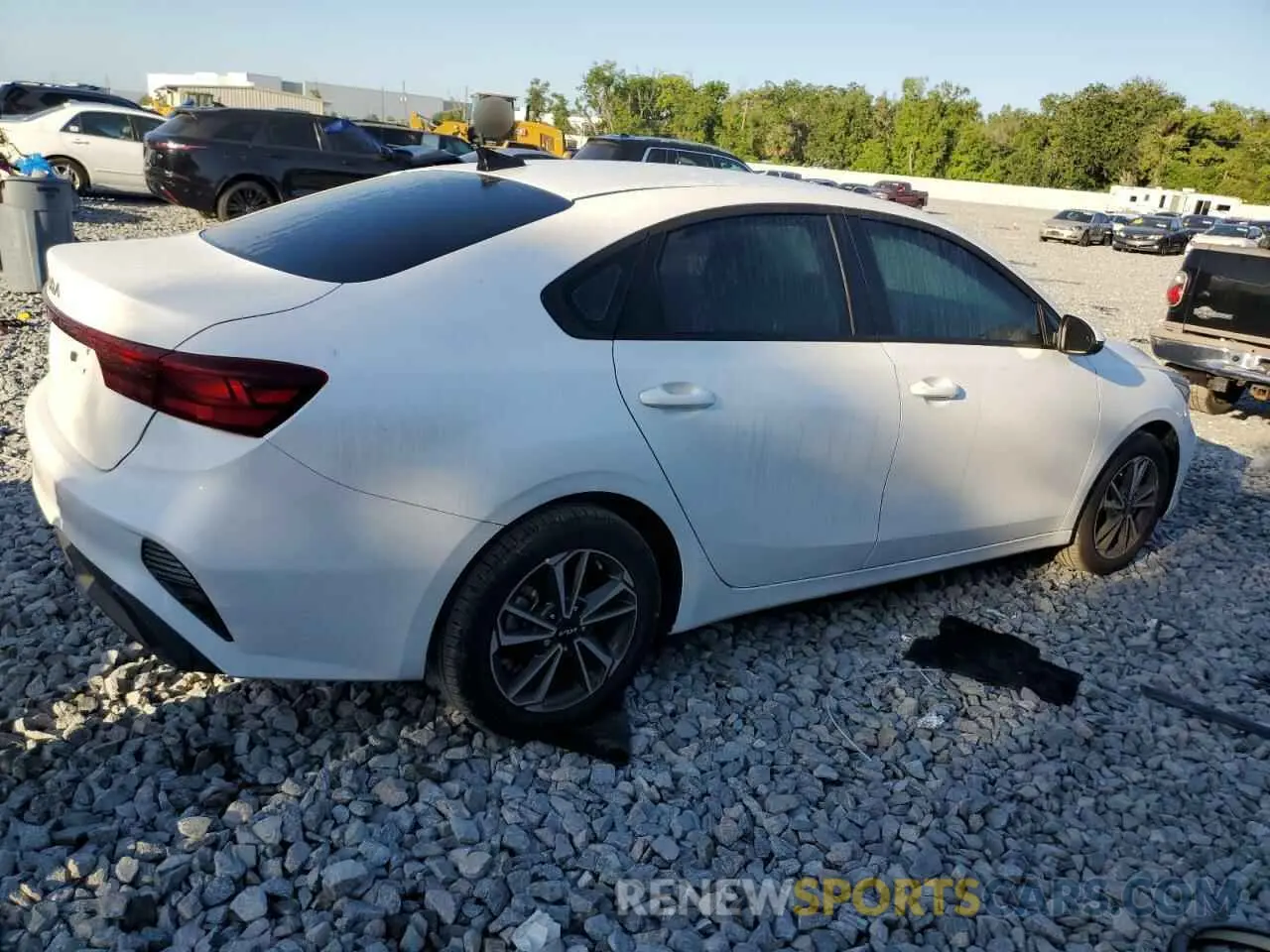 3 Photograph of a damaged car 3KPF24AD5RE827106 KIA FORTE 2024