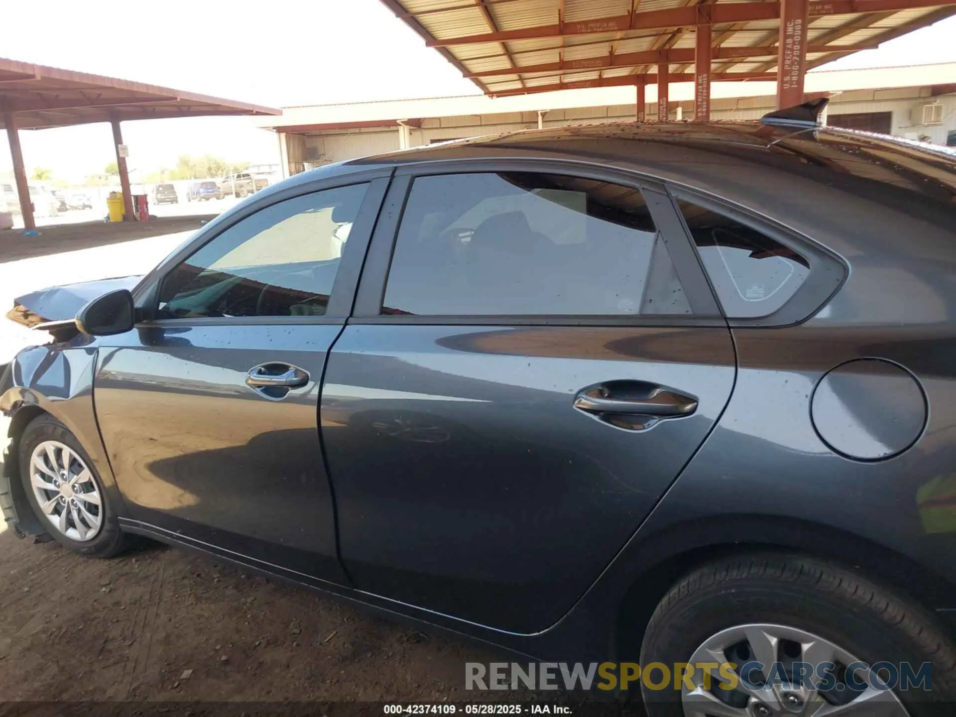 14 Photograph of a damaged car 3KPF24AD6RE697532 KIA FORTE 2024