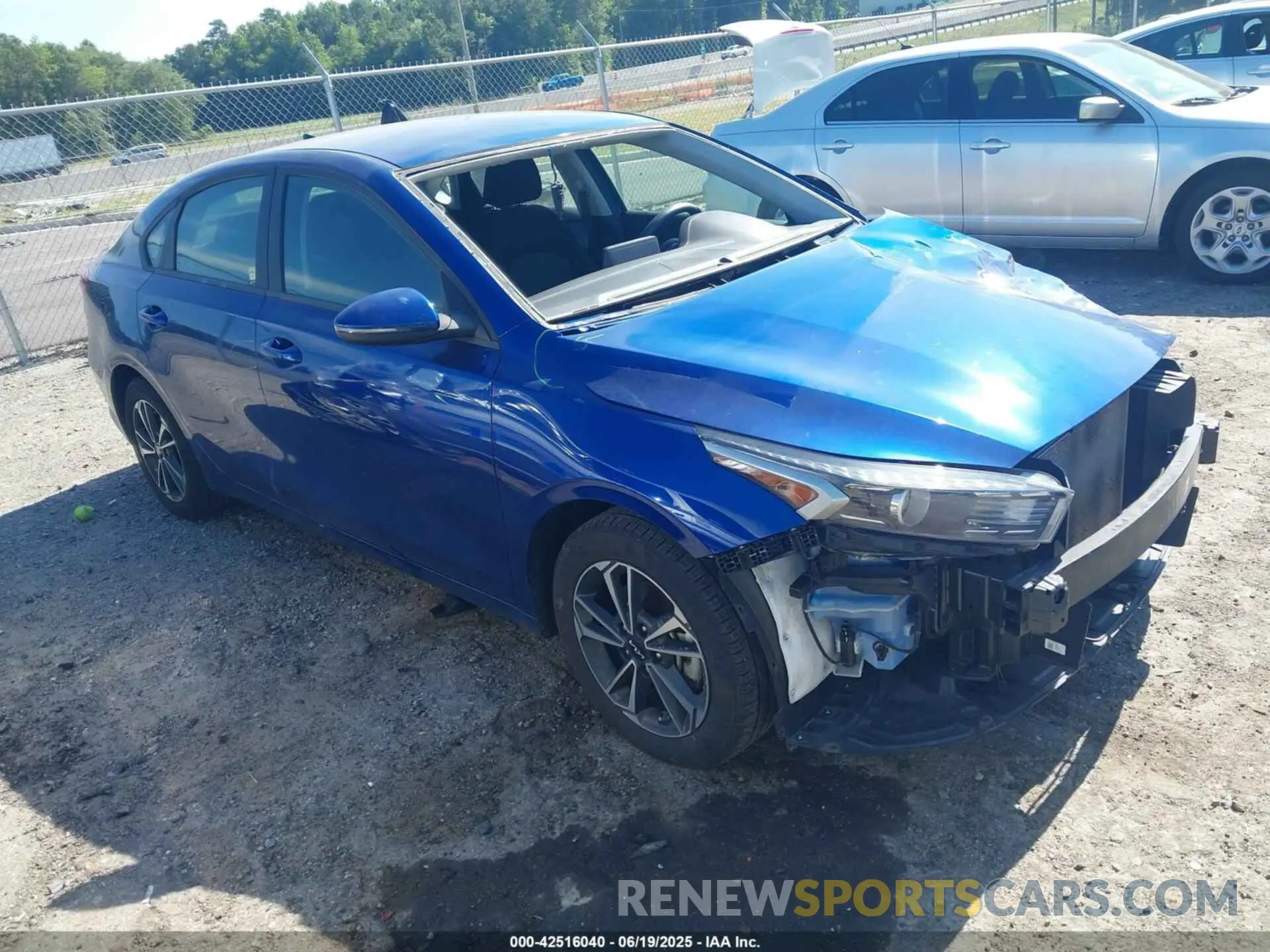 1 Photograph of a damaged car 3KPF24AD6RE704950 KIA FORTE 2024