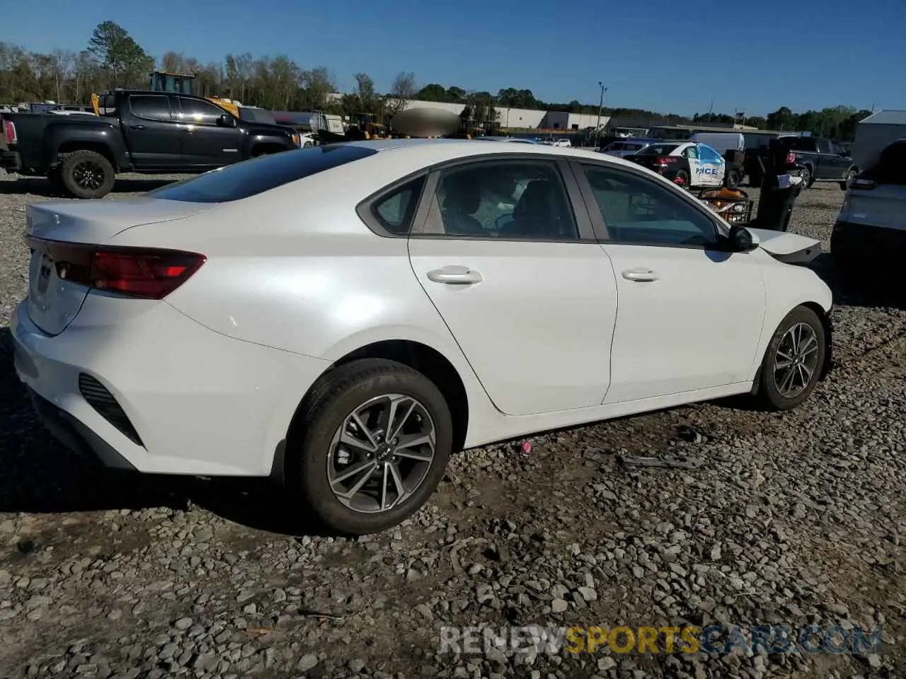 3 Photograph of a damaged car 3KPF24AD6RE722848 KIA FORTE 2024