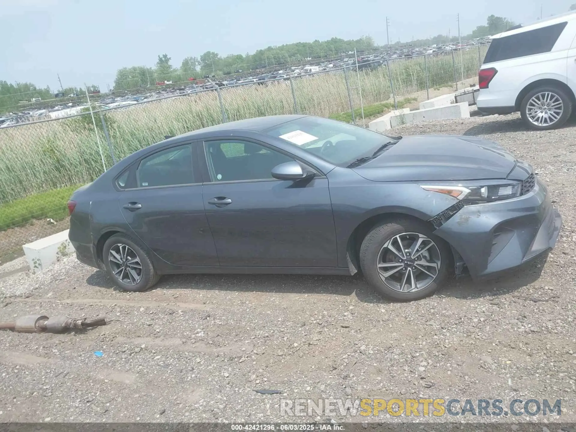 14 Photograph of a damaged car 3KPF24AD6RE732490 KIA FORTE 2024