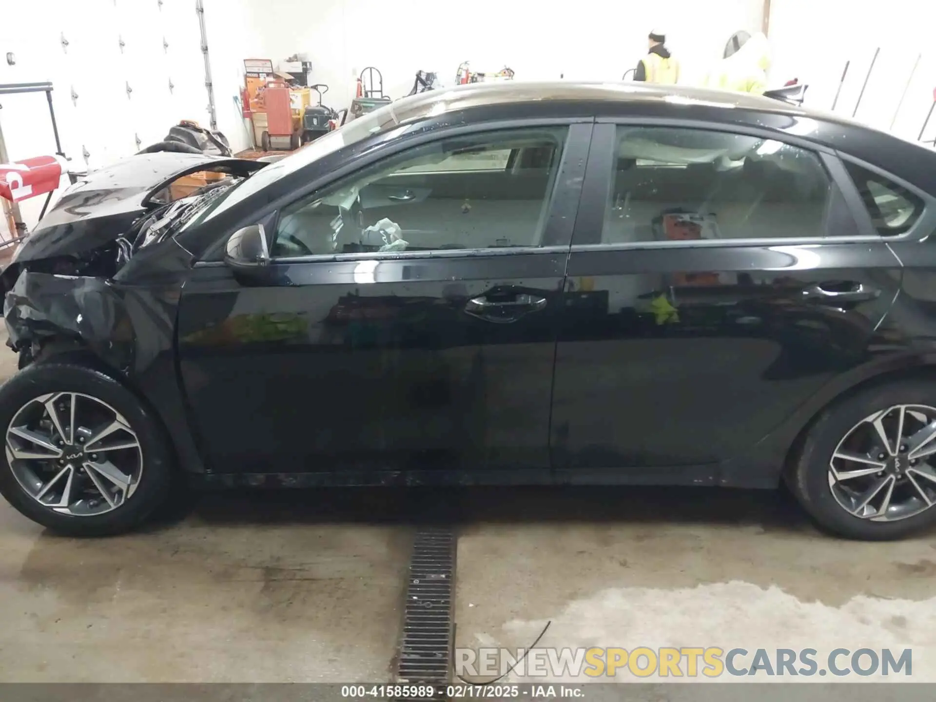 15 Photograph of a damaged car 3KPF24AD6RE749967 KIA FORTE 2024