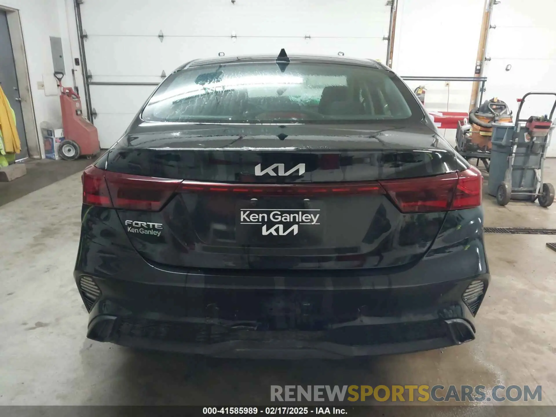 17 Photograph of a damaged car 3KPF24AD6RE749967 KIA FORTE 2024