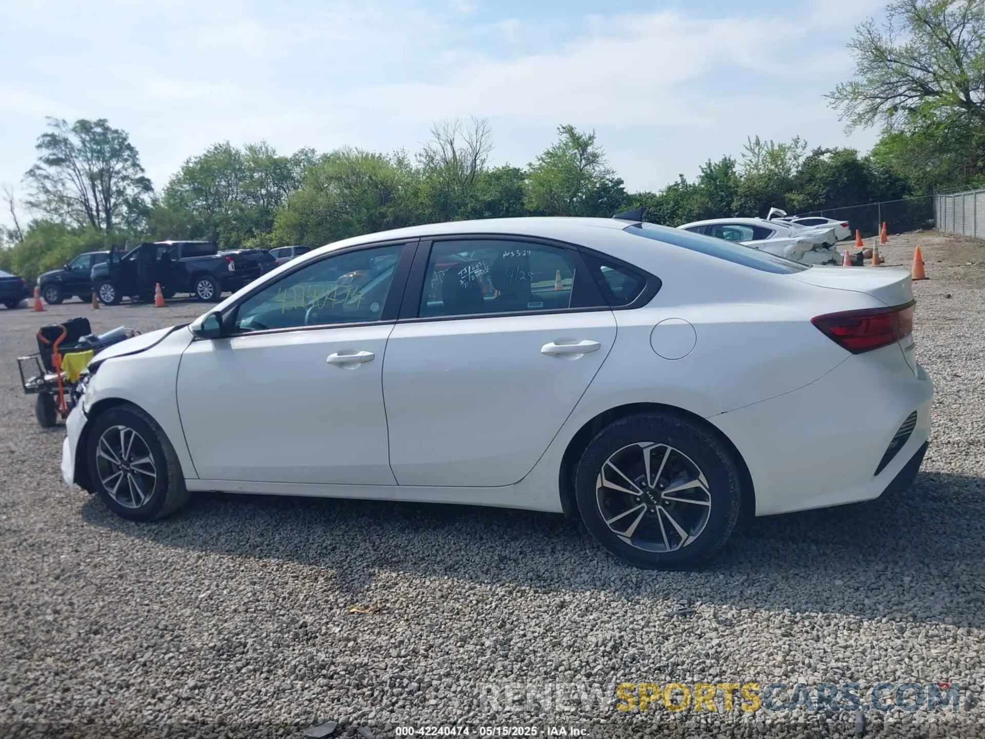 14 Photograph of a damaged car 3KPF24AD6RE755820 KIA FORTE 2024