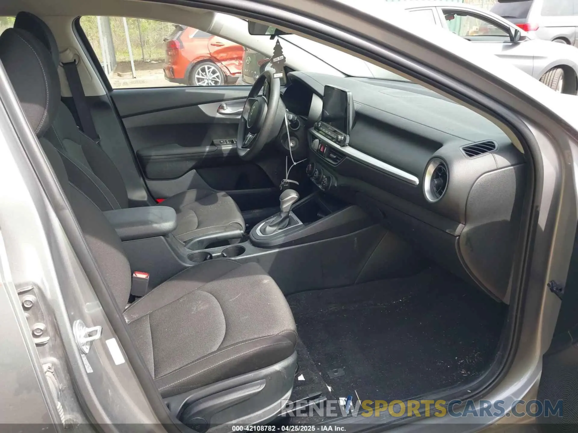 5 Photograph of a damaged car 3KPF24AD6RE761309 KIA FORTE 2024