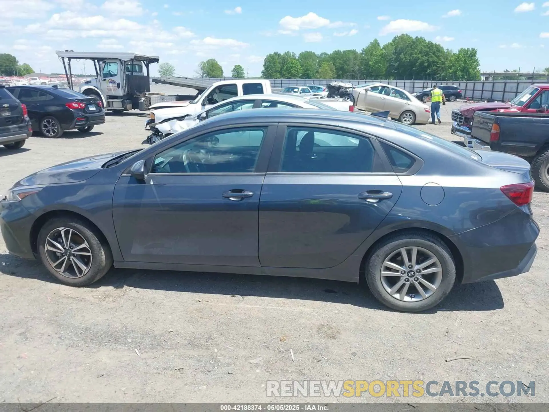 13 Photograph of a damaged car 3KPF24AD6RE766882 KIA FORTE 2024