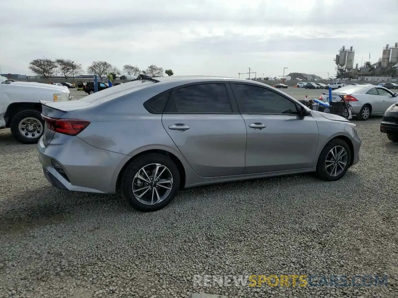 3 Photograph of a damaged car 3KPF24AD6RE802974 KIA FORTE 2024