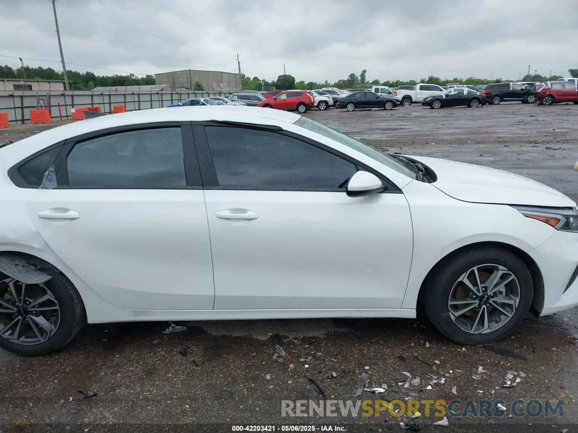 12 Photograph of a damaged car 3KPF24AD6RE810427 KIA FORTE 2024