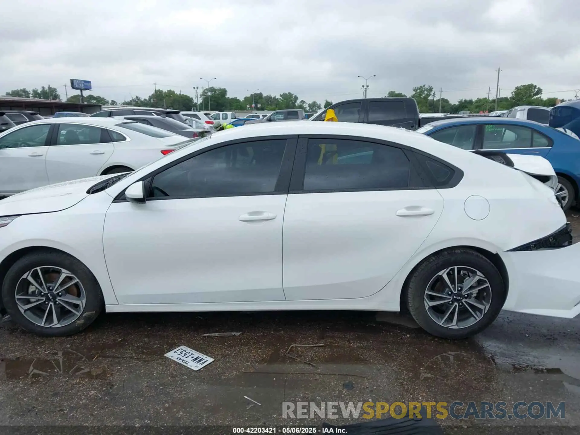 13 Photograph of a damaged car 3KPF24AD6RE810427 KIA FORTE 2024