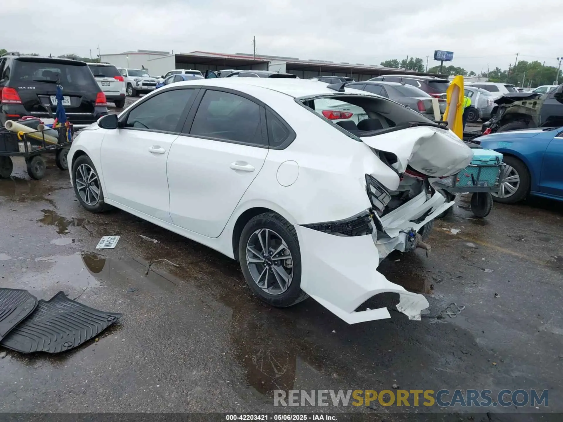 3 Photograph of a damaged car 3KPF24AD6RE810427 KIA FORTE 2024