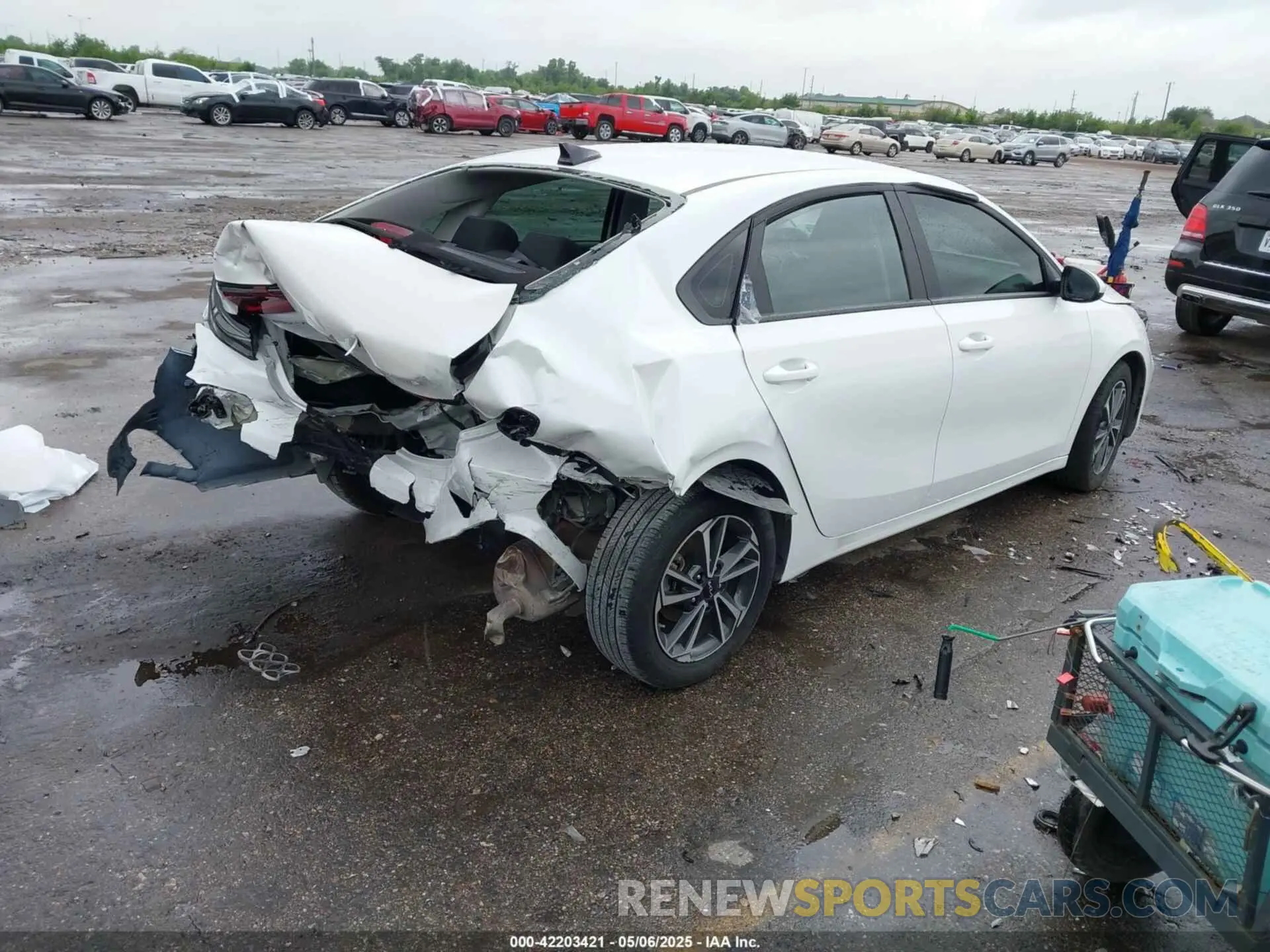4 Photograph of a damaged car 3KPF24AD6RE810427 KIA FORTE 2024