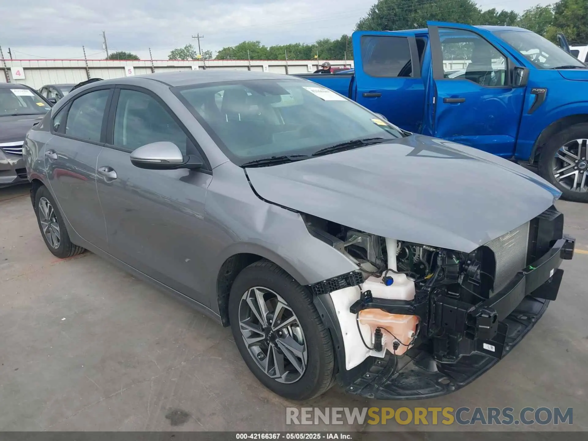 1 Photograph of a damaged car 3KPF24AD6RE836512 KIA FORTE 2024