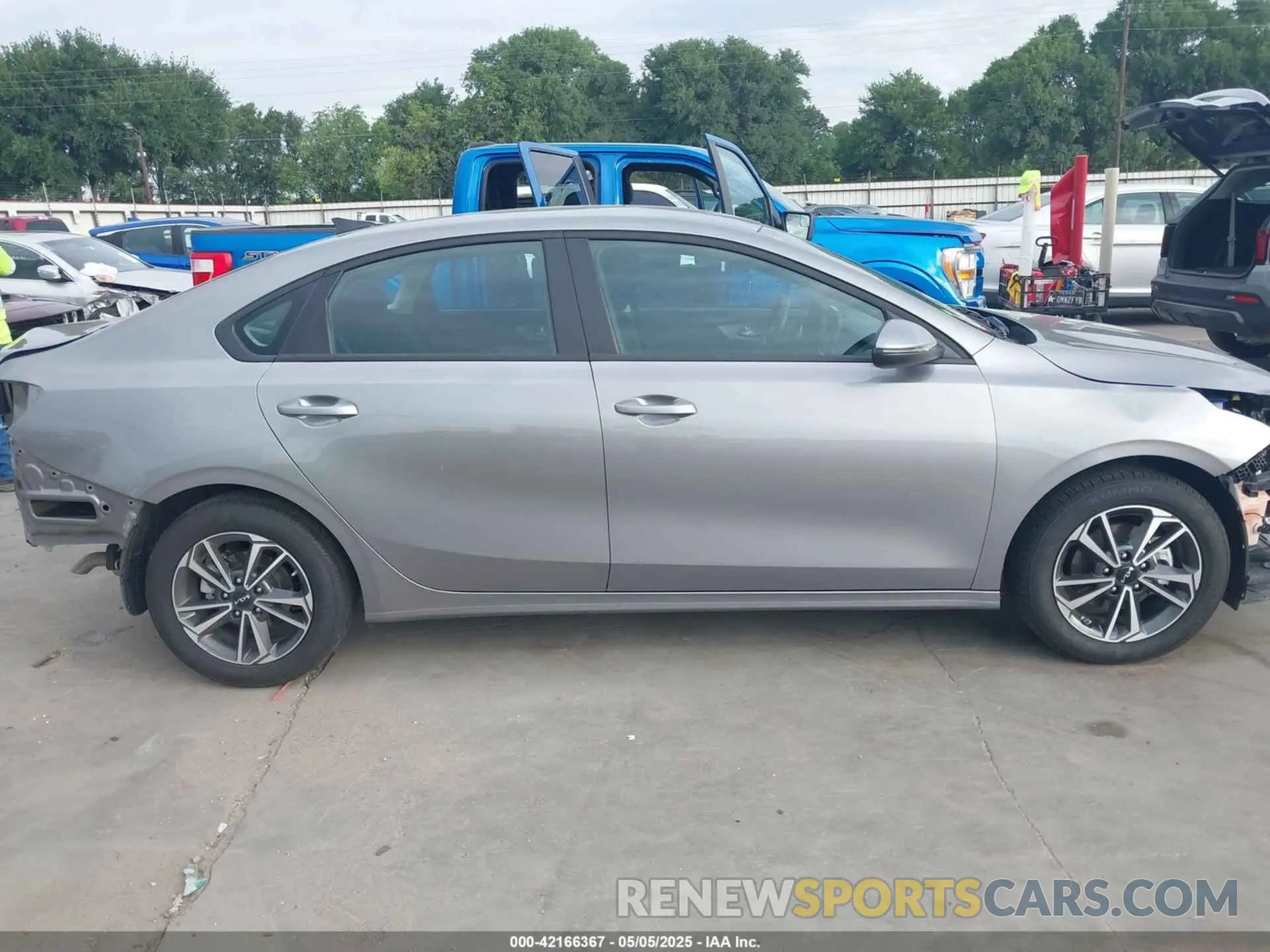 14 Photograph of a damaged car 3KPF24AD6RE836512 KIA FORTE 2024