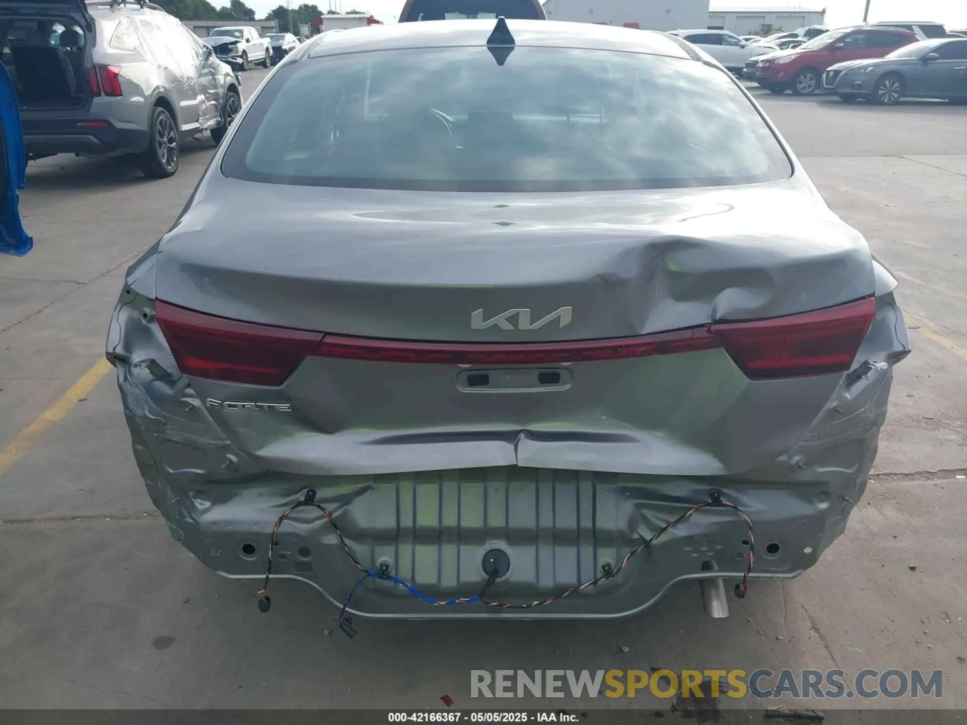 17 Photograph of a damaged car 3KPF24AD6RE836512 KIA FORTE 2024