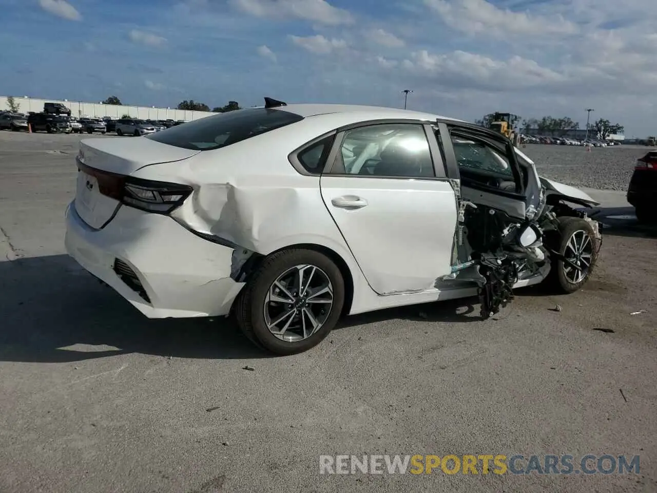 3 Photograph of a damaged car 3KPF24AD7RE733115 KIA FORTE 2024