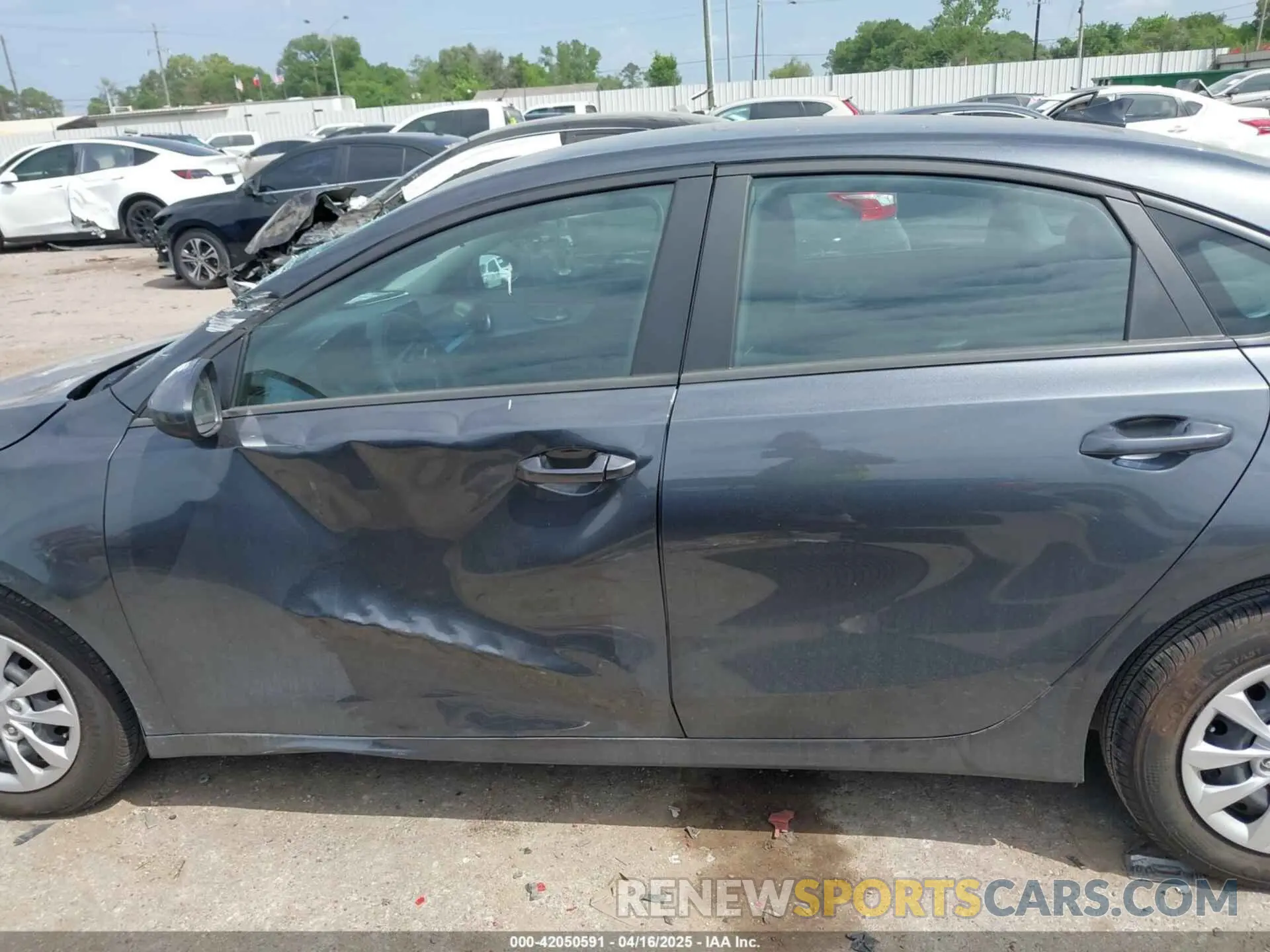 14 Photograph of a damaged car 3KPF24AD7RE751372 KIA FORTE 2024