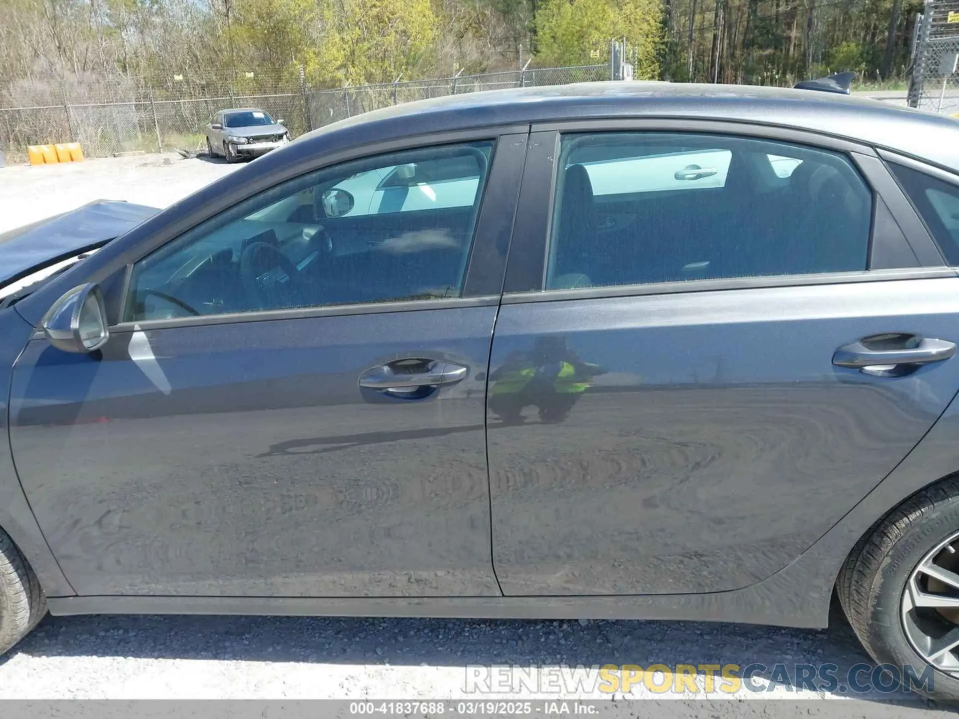14 Photograph of a damaged car 3KPF24AD7RE785604 KIA FORTE 2024
