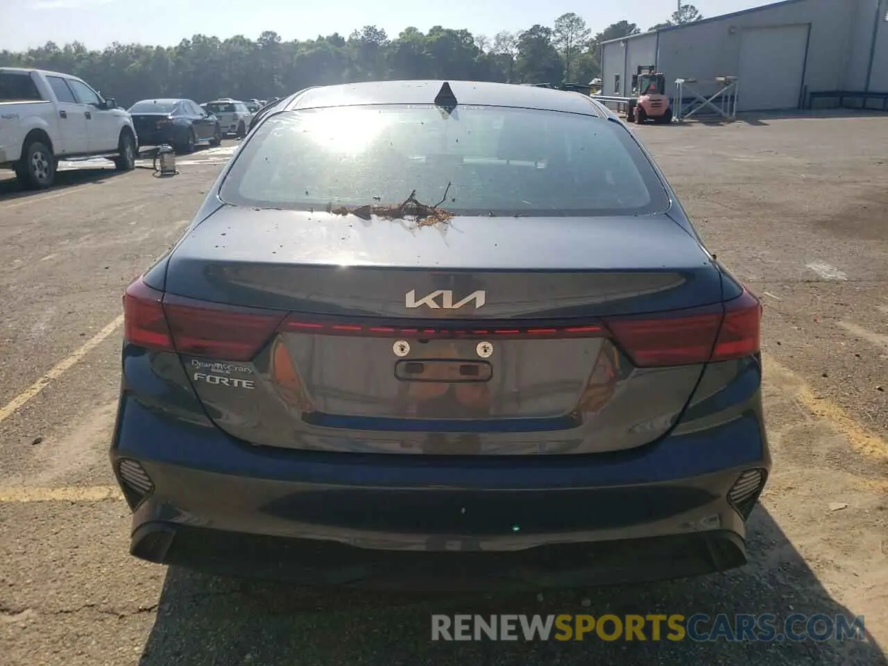 6 Photograph of a damaged car 3KPF24AD7RE826118 KIA FORTE 2024