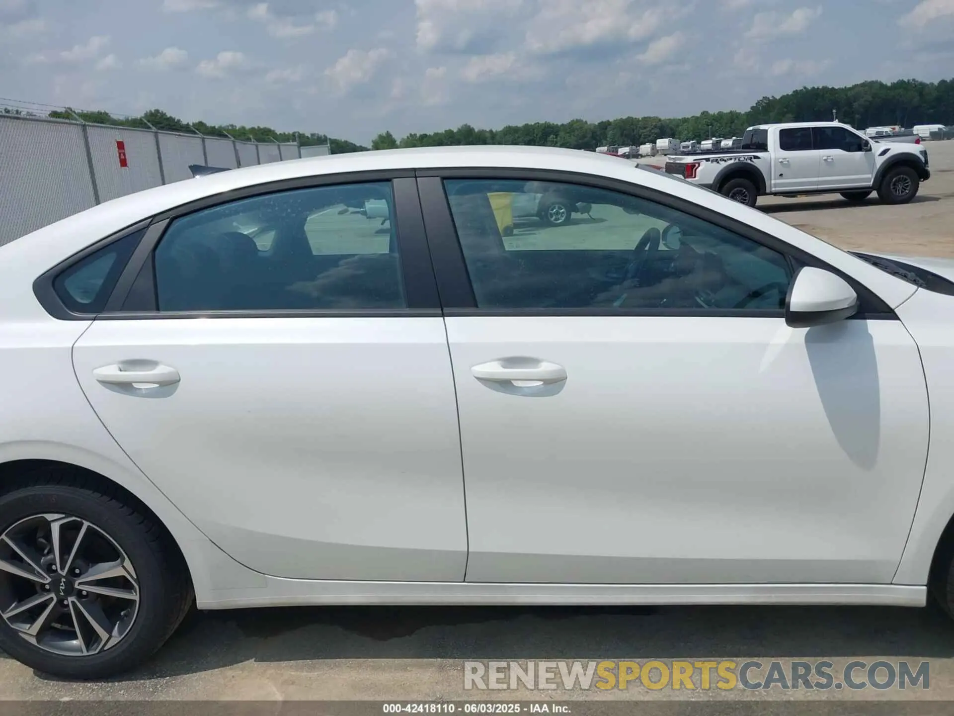 13 Photograph of a damaged car 3KPF24AD7RE826183 KIA FORTE 2024