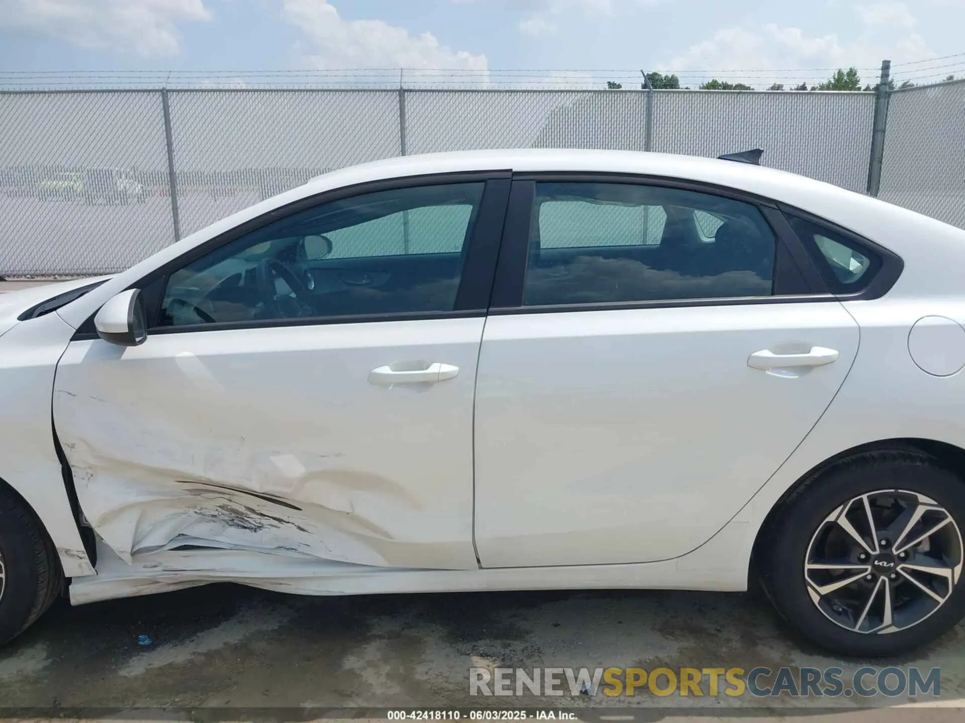 14 Photograph of a damaged car 3KPF24AD7RE826183 KIA FORTE 2024