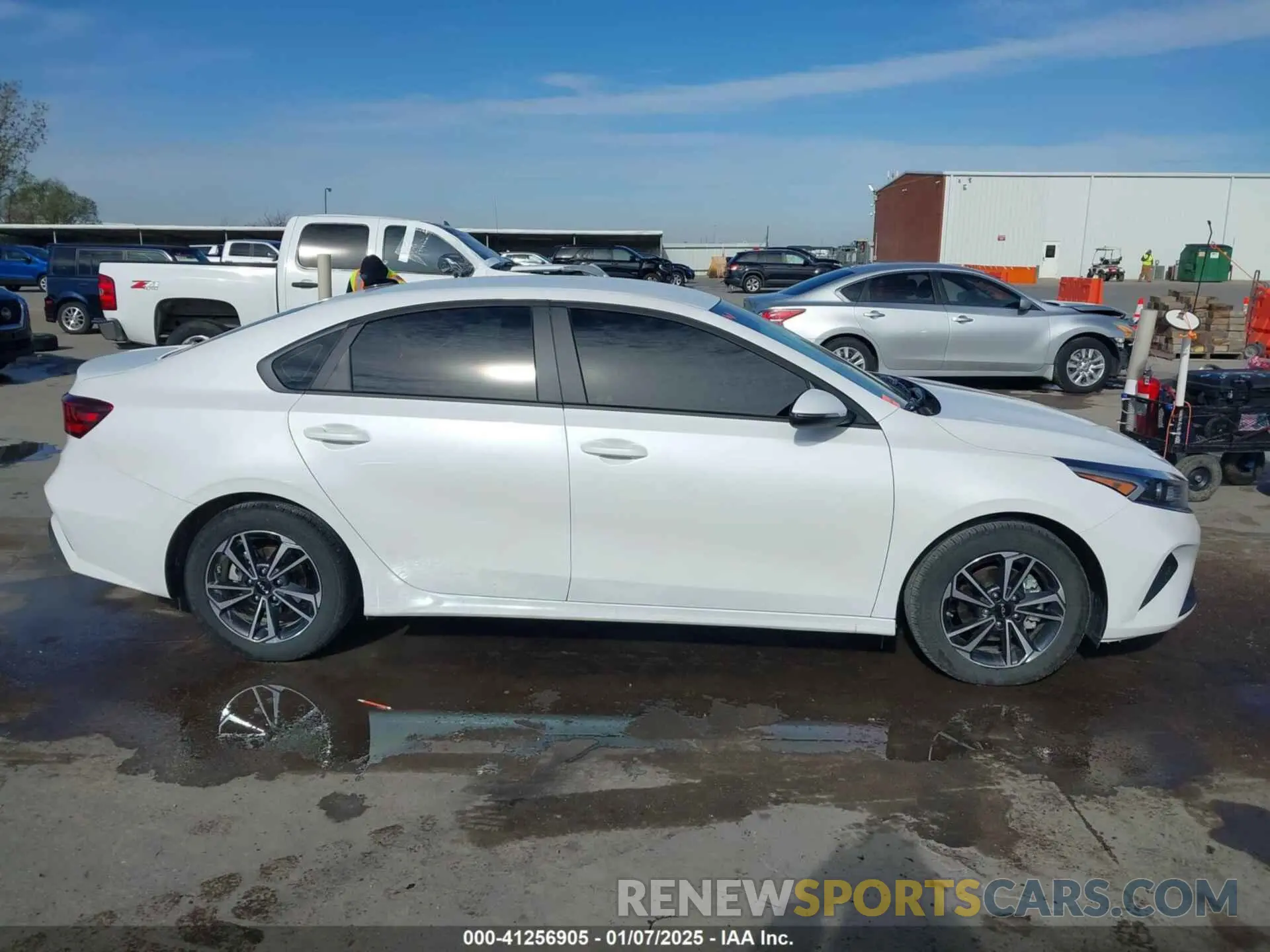 13 Photograph of a damaged car 3KPF24AD7RE837846 KIA FORTE 2024