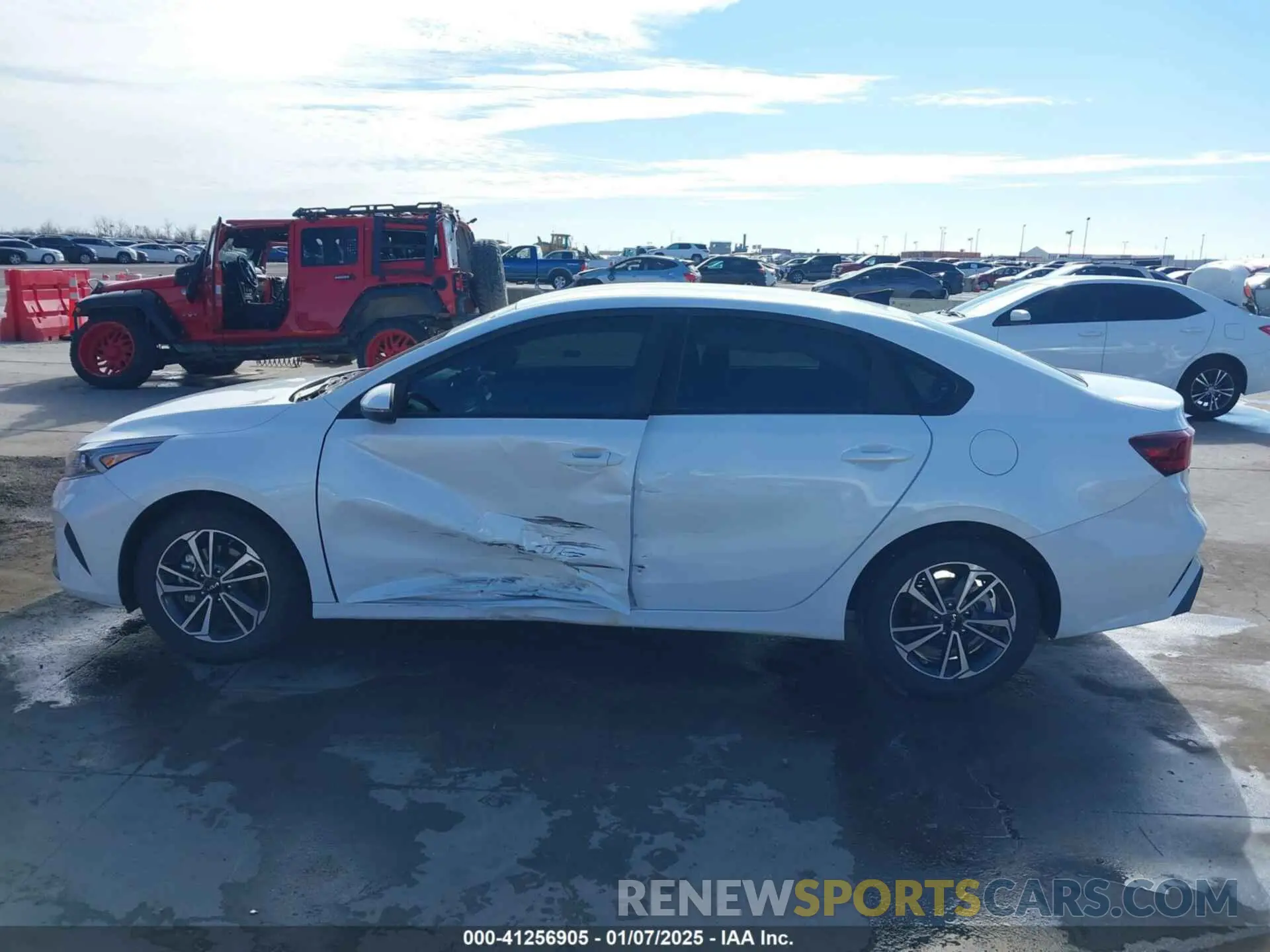 14 Photograph of a damaged car 3KPF24AD7RE837846 KIA FORTE 2024