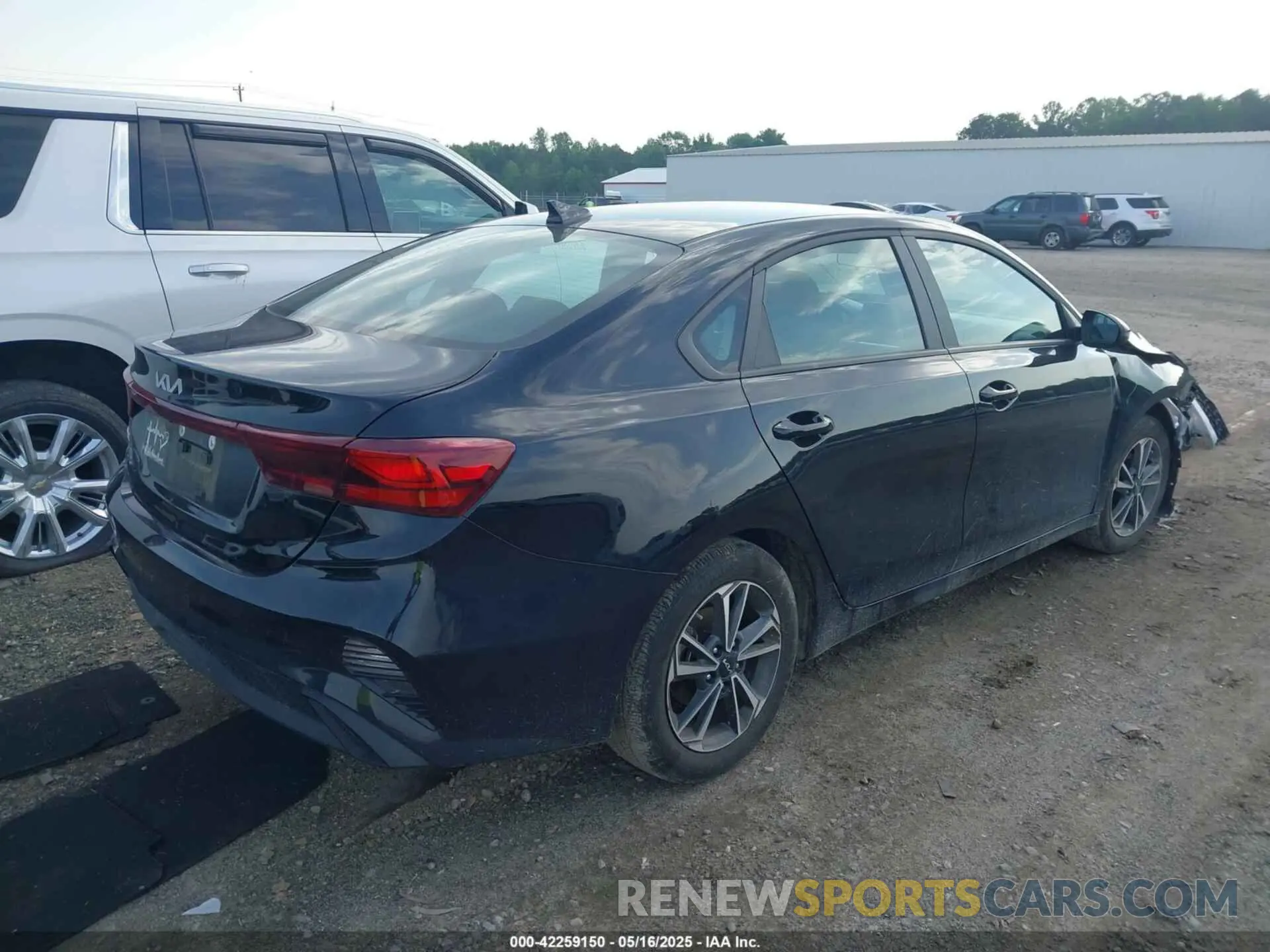 4 Photograph of a damaged car 3KPF24AD8RE714332 KIA FORTE 2024