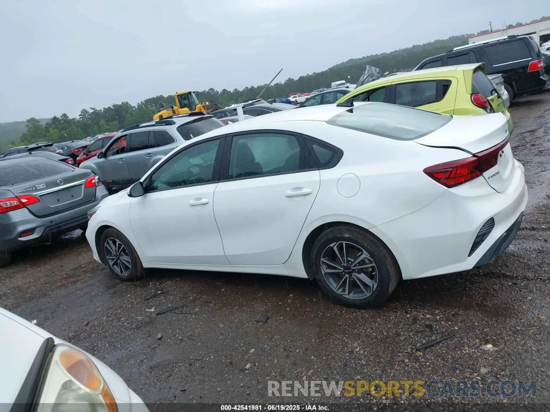 14 Photograph of a damaged car 3KPF24AD8RE732877 KIA FORTE 2024