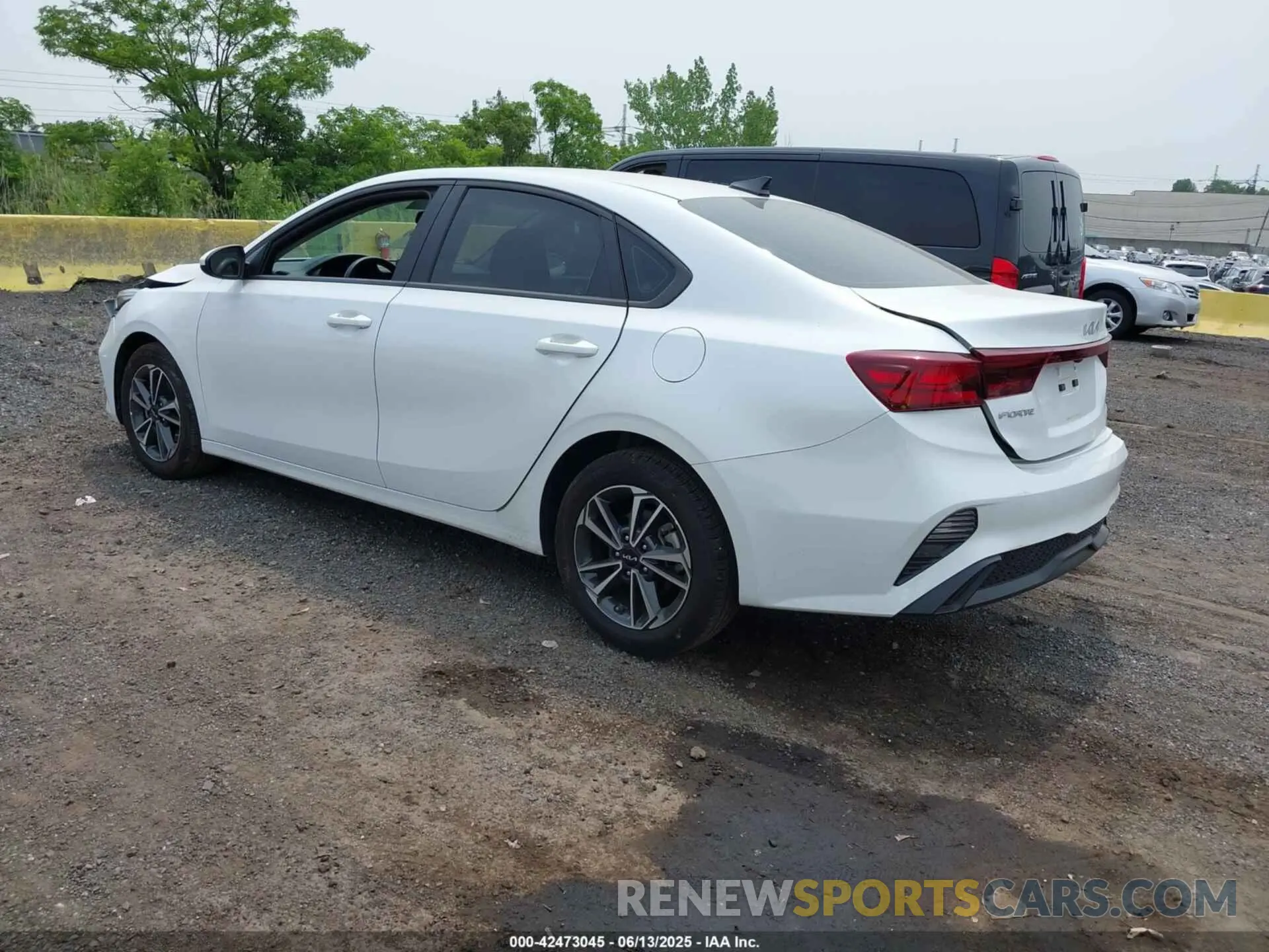 3 Photograph of a damaged car 3KPF24AD8RE742602 KIA FORTE 2024