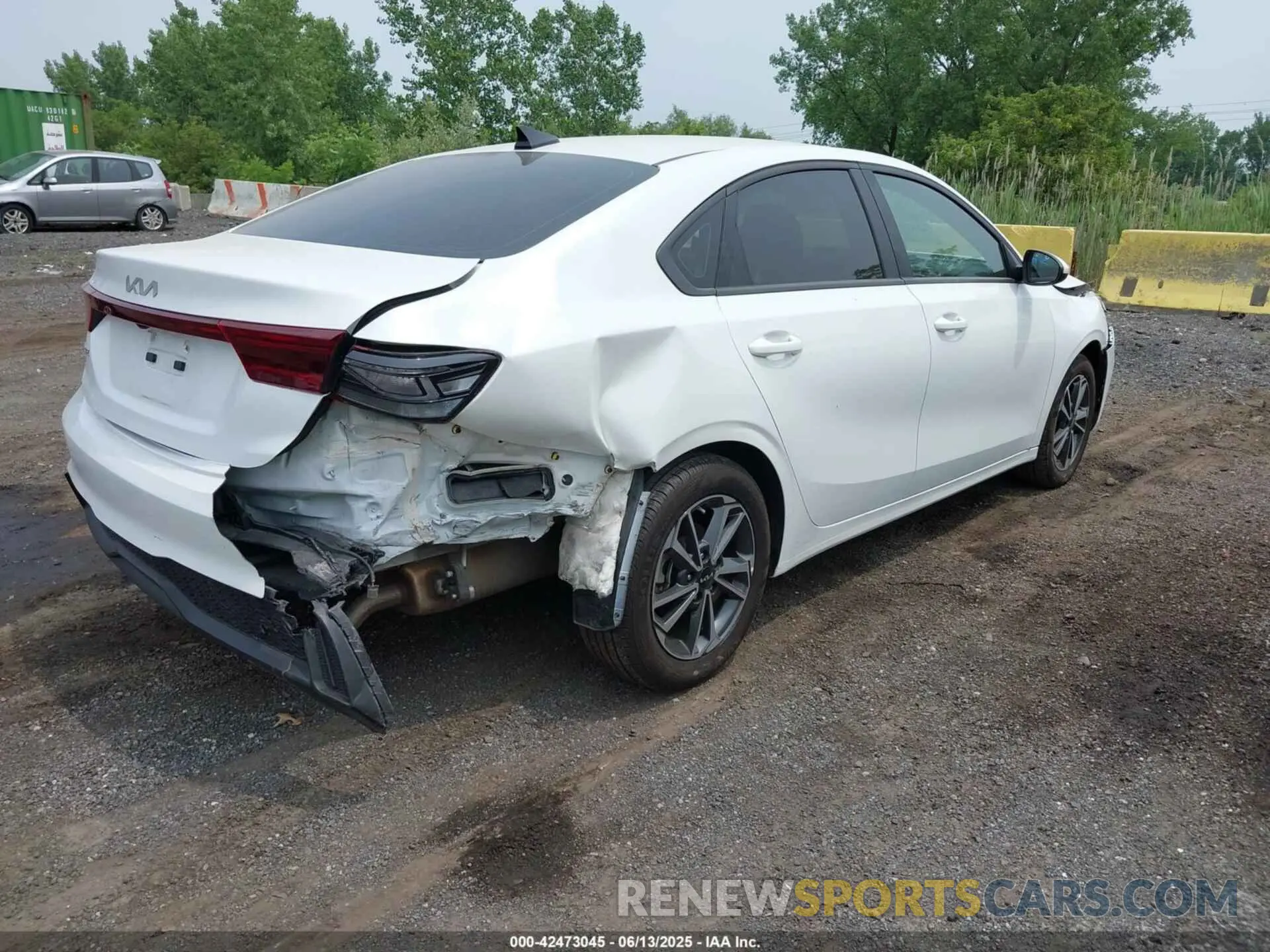 4 Photograph of a damaged car 3KPF24AD8RE742602 KIA FORTE 2024