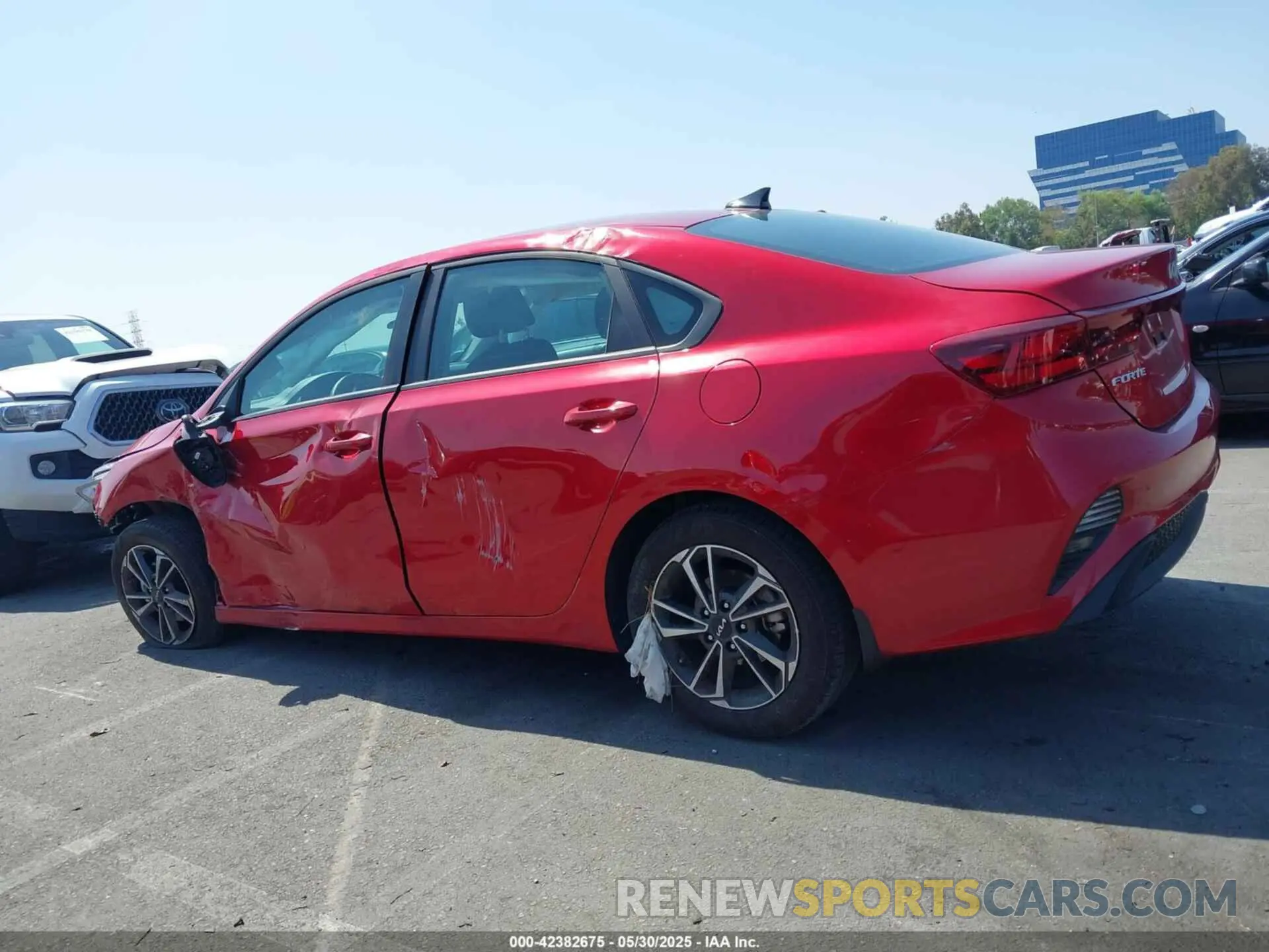 15 Photograph of a damaged car 3KPF24AD8RE752241 KIA FORTE 2024